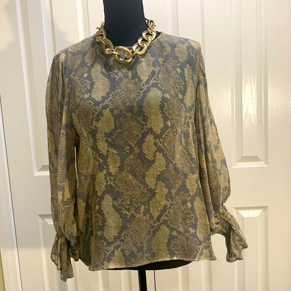 Printed tops / good condition